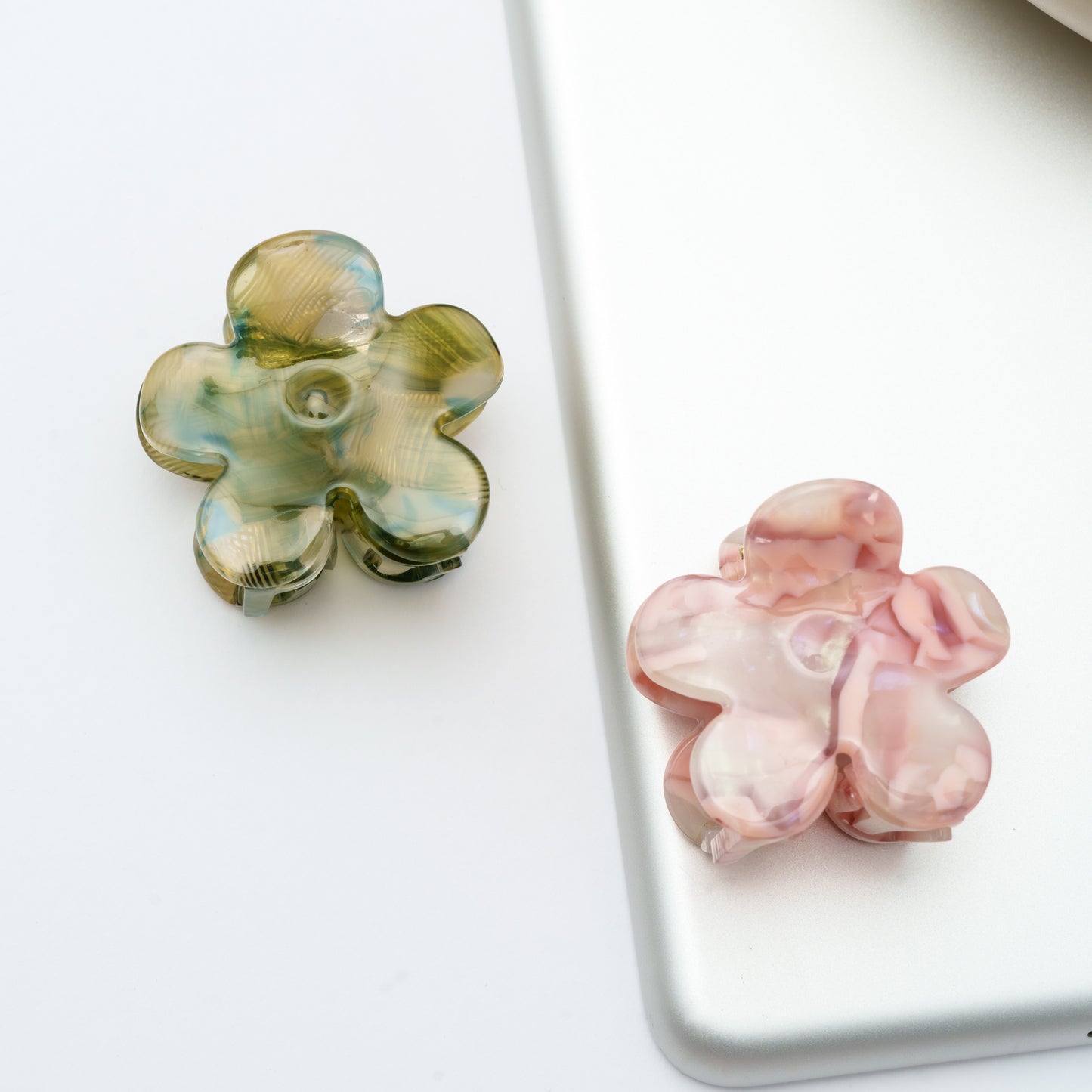 Bloemenhaarspeld bloem kleine bloem clip haarklem fijn haar dik haar alle haartypes licht groen roze