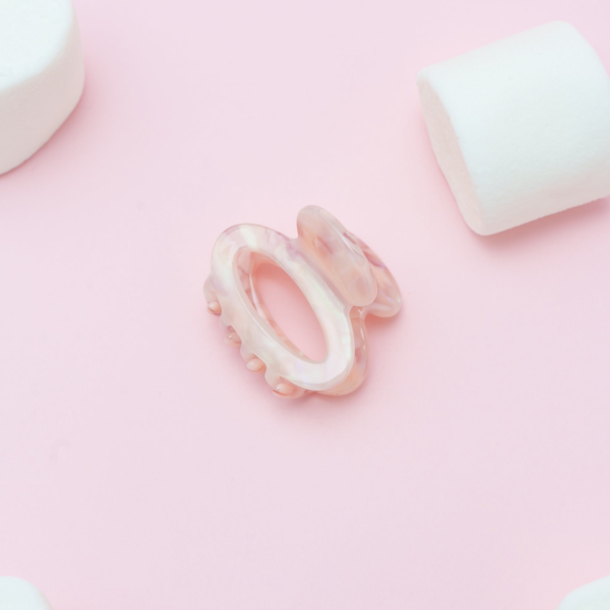 Kleine ronde haarspeld fijn haar stevig knijpt goed glad haar licht roze 