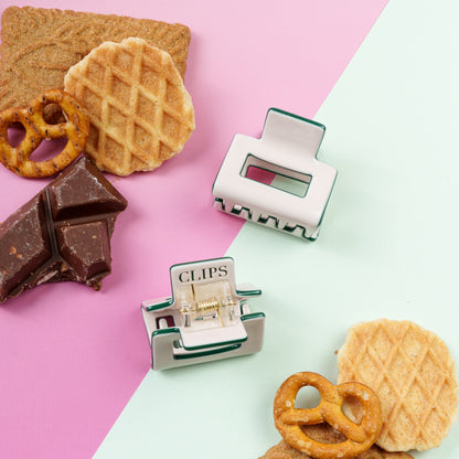 Mini Viv clip kleine vierkante haarspeld  effen beige