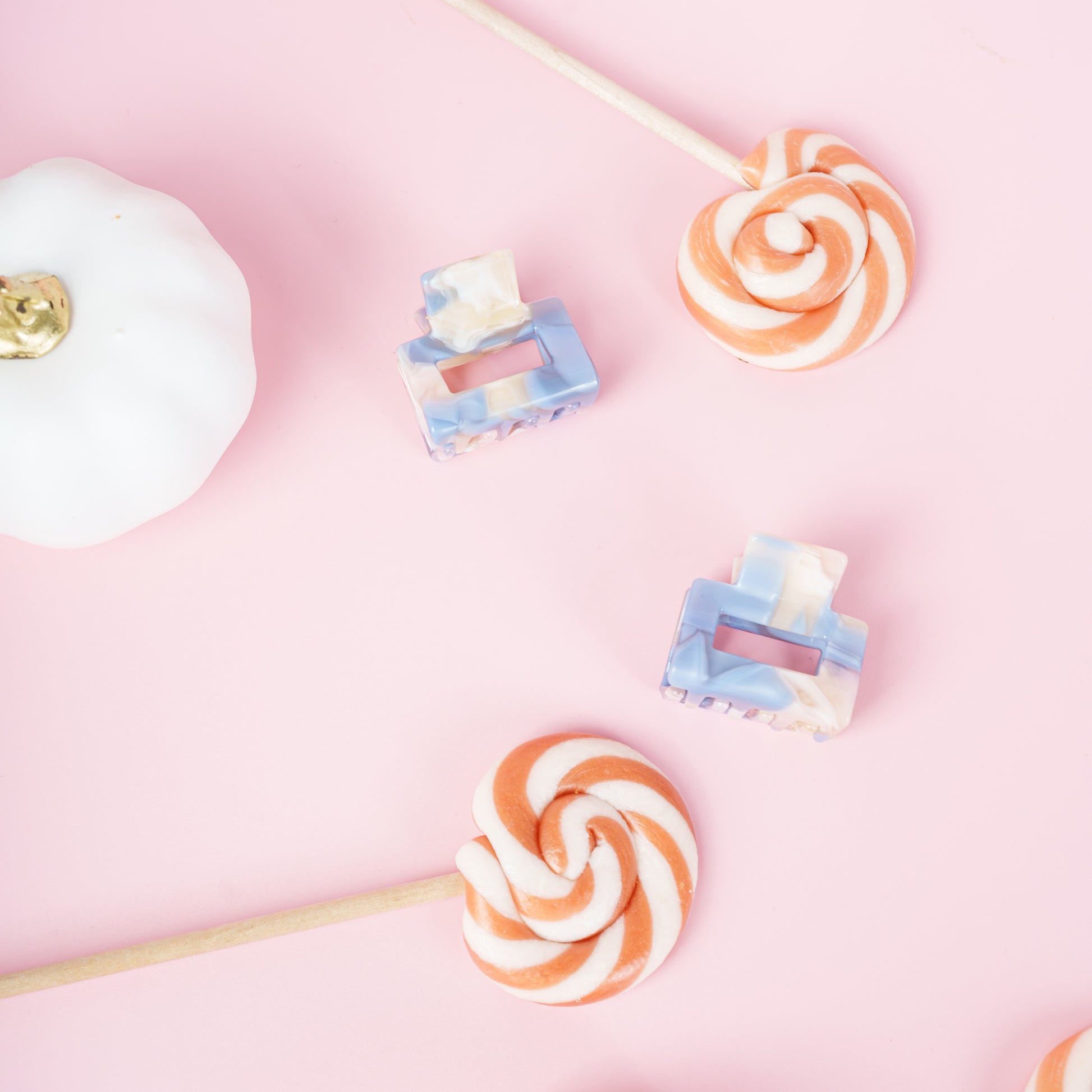 Mini Viv clip kleine vierkante haarspeld marmer pastel roze blauw