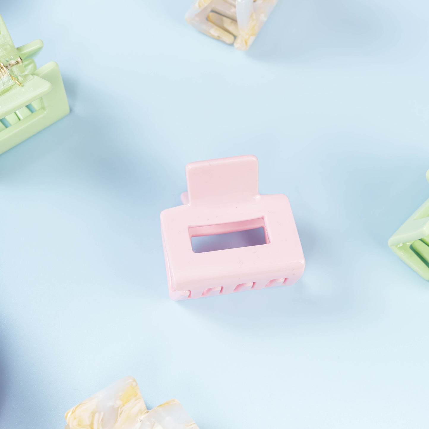 Mini Viv clip kleine vierkante haarspeld roze
