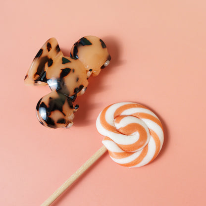 Nomi clip bubbly haarspeld marmer beige