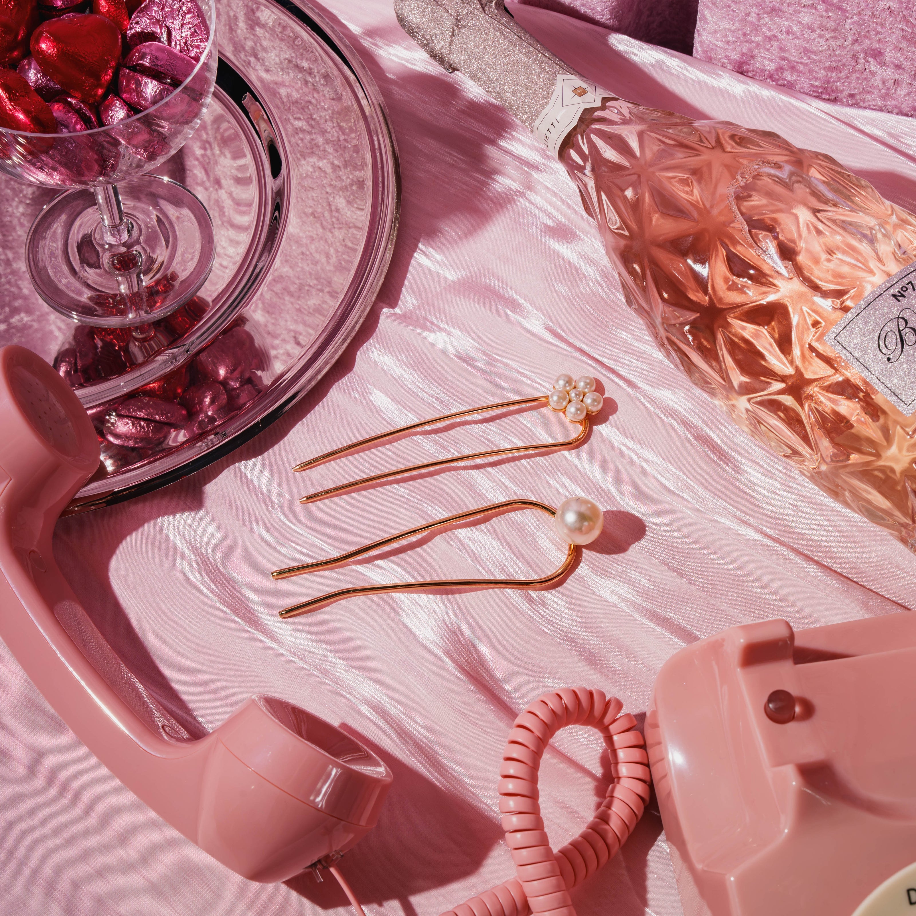 Paulette en pina metalen pins goud lang haar