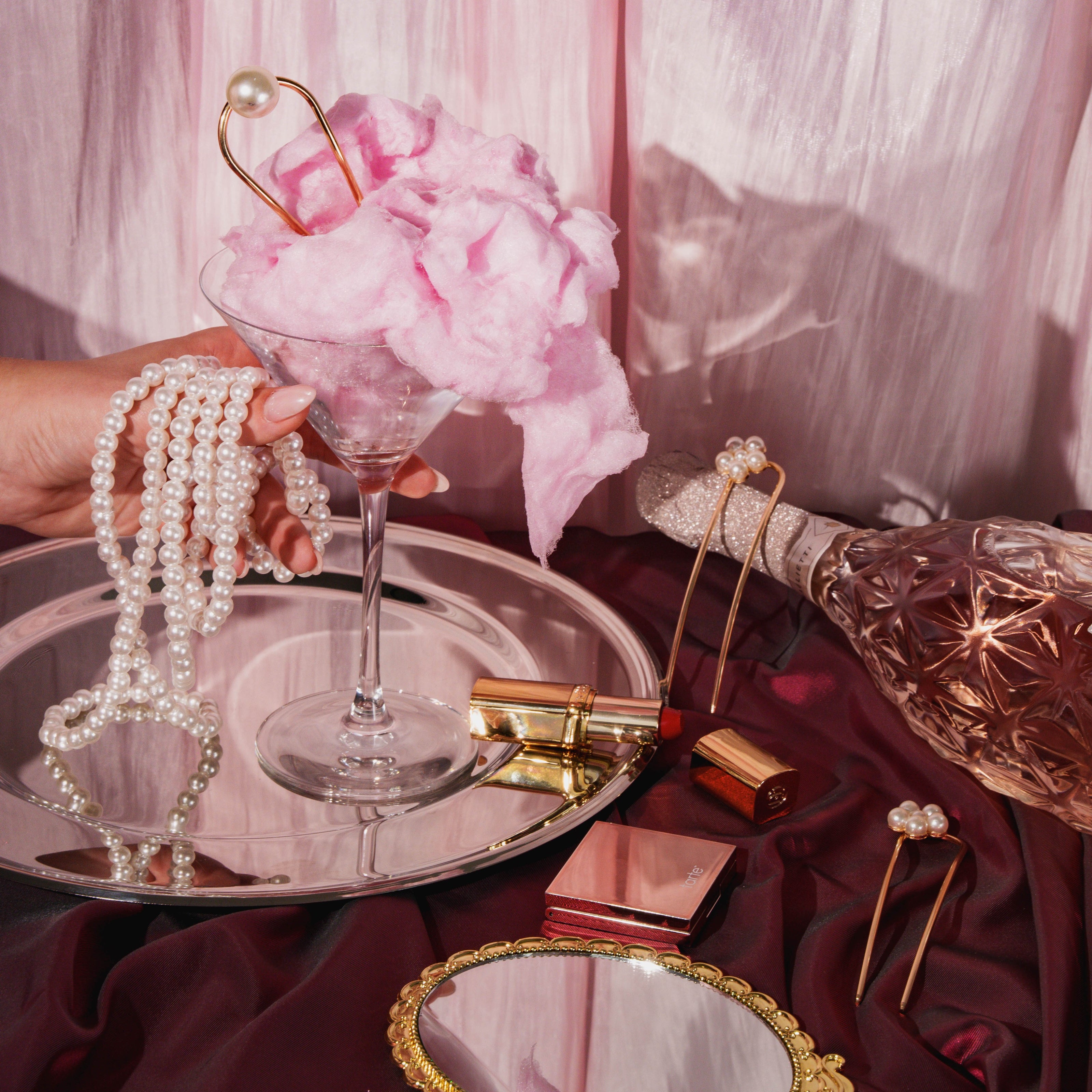 Paulette en pina metalen pins goud zilver lang haar parels