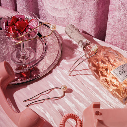 Paulette en pina metalen pins goud zilver lang haar parels