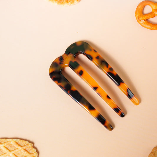 polly french pin clip glad fijn haar marmer bruin